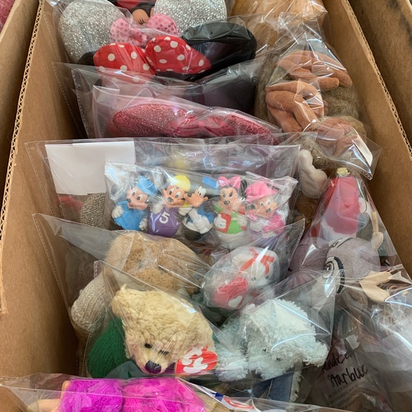 $8 for 3 Nic-Nac bags of used Nic-Nacs:  toys/decor & more excellent 4 resellers - Picture 14 of 16